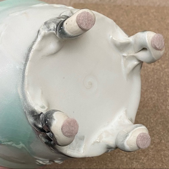 Rare One-Of-A-Kind Ceramic Easter Bunny Rabbit Ceramic Decor - Picture 9 of 14